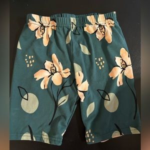 3 pairs kick shorts dot dot smile. Girls size 7